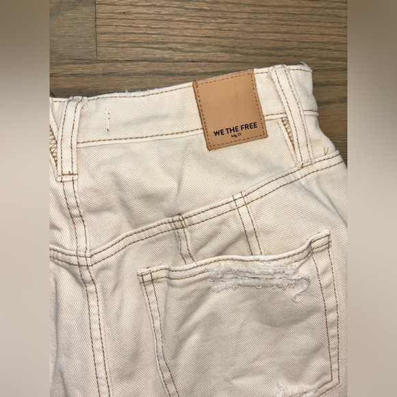 We The Free Ivory Cream High Waisted Distressed Jeans Womens size 29 Free People - Picture 11 of 14